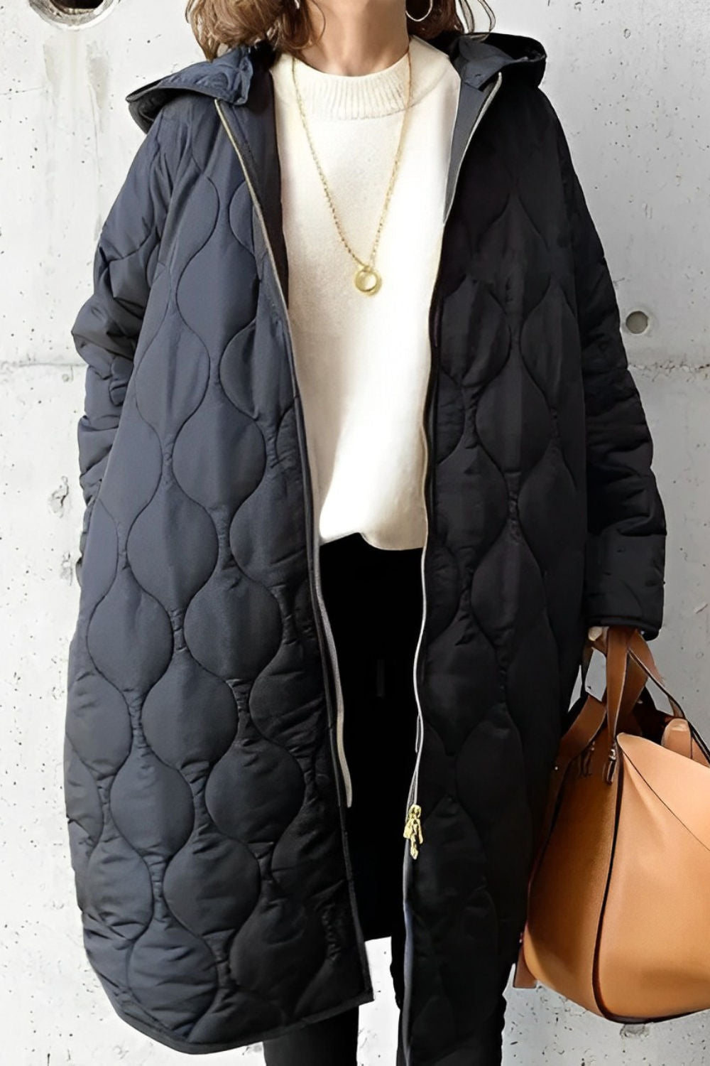 PRISCILLA™ | Parka con Capucha y Detalles Elegantes