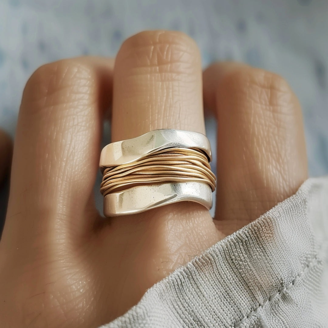 Anillo de hilos en oro plateado