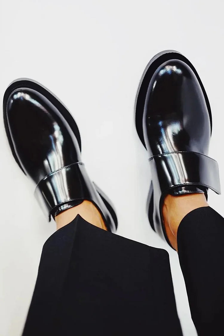 Alisa™ | Mocasines brillantes con tira para un look pulido