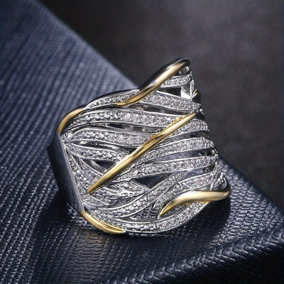 Elegante anillo retorcido de capas múltiples