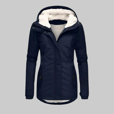 "Lourdes | Chaqueta de invierno impermeable con capucha" could be rewritten as: "Lourdes | Chaqueta de invierno con capucha y resistente al agua".