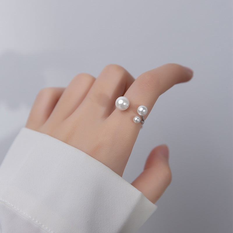 Anillo regulable con perlas de agua dulce