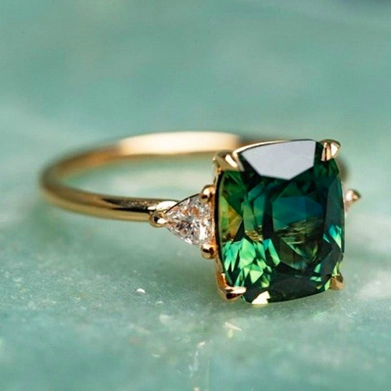 Maricela - Anillo de zirconia verde en oro amarillo