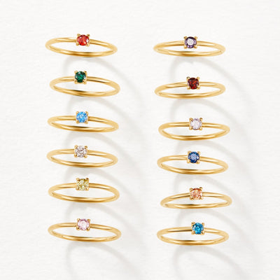 Anillos de oro con gema de nacimiento