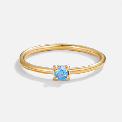 Anillos de oro con gema de nacimiento