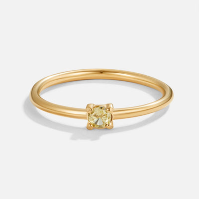 Anillos de oro con gema de nacimiento