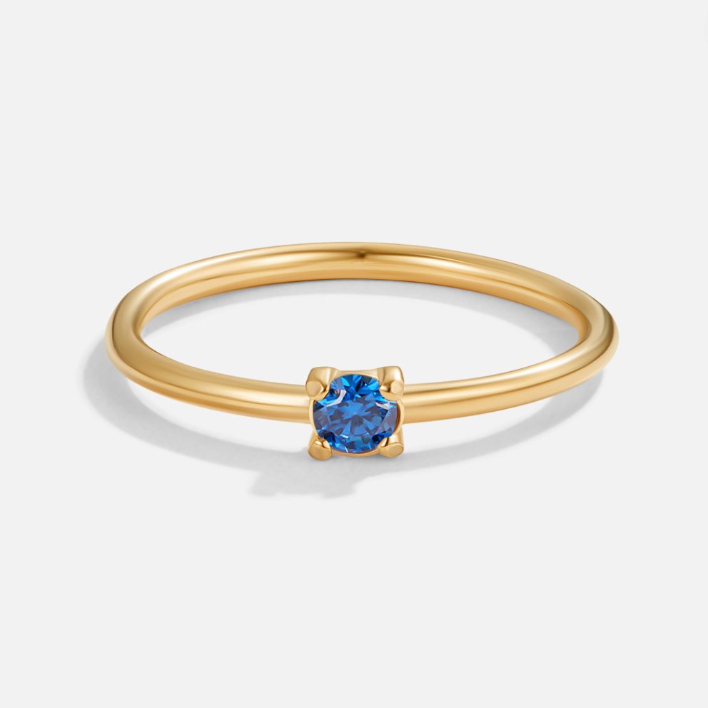 Anillos de oro con gema de nacimiento
