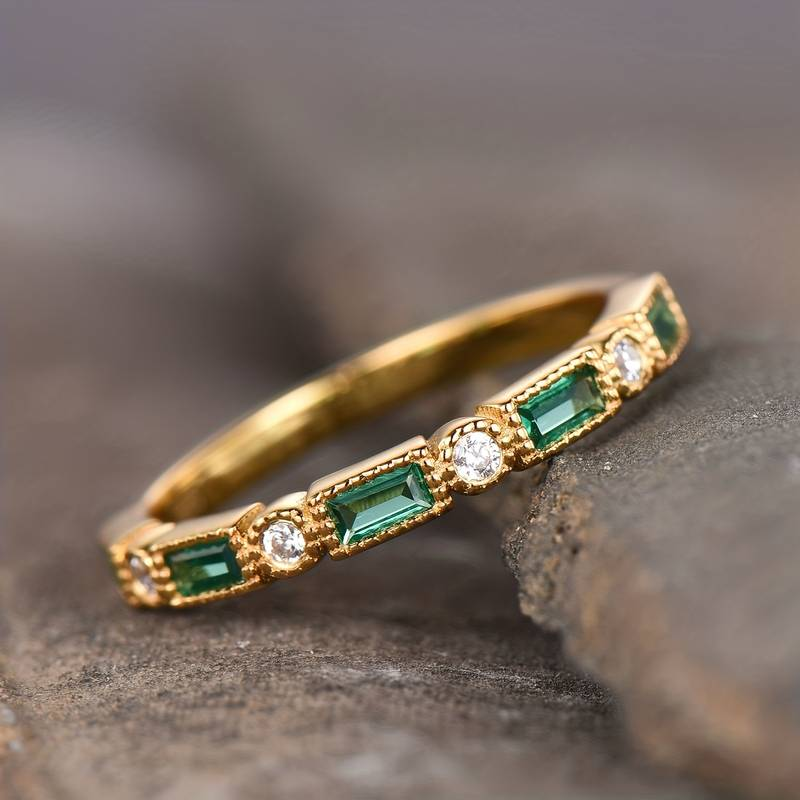 Fabiana - Anillo de oro con zirconia verde