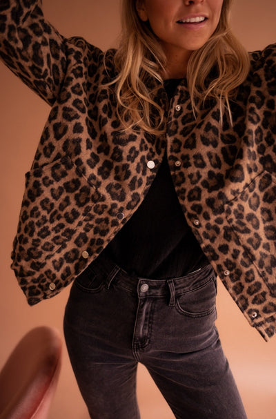Chiara™ | Chaqueta Corta con Estampado de Leopardo
